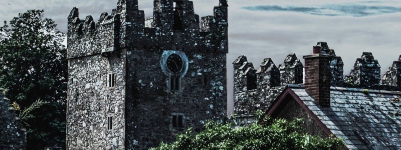 7 Reasons to Read "Game of Thrones" (Even After Watching It)